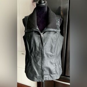 Stylish faux leather vest 🌷